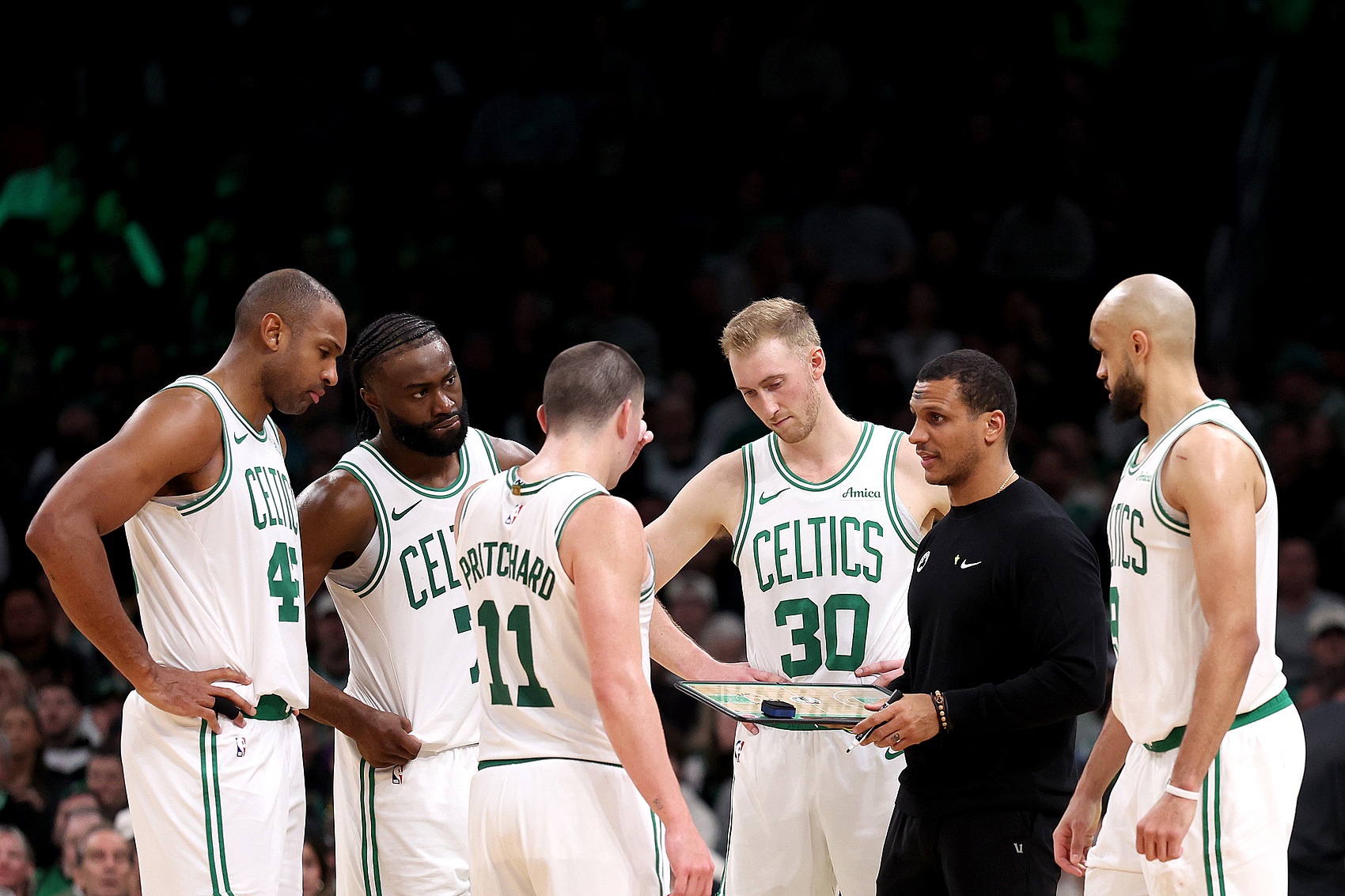  離譜??綠軍首節(jié)出手22次三分NBA歷史第2高 第1的也是本賽季自己